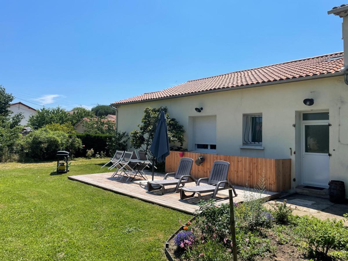 Aux Lagerstroemias Villa Bergerac Exterior foto